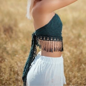 Tie back strapless green shirt. Worn once for my senior photos.